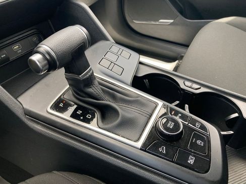 Used 2025 Kia Sportage LX FWD image 21