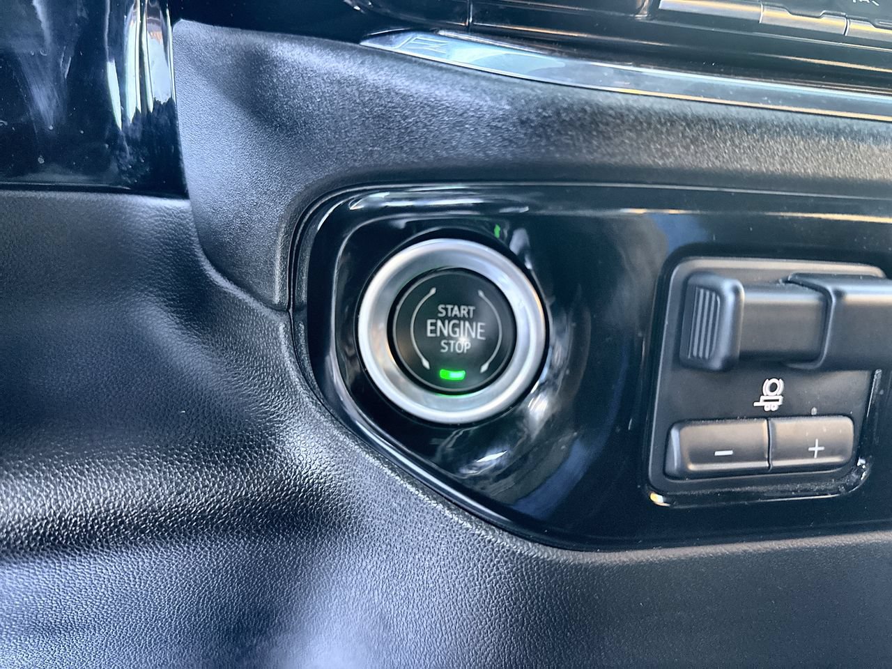 Used 2023 Chevrolet Silverado 1500 LT RWD image 17