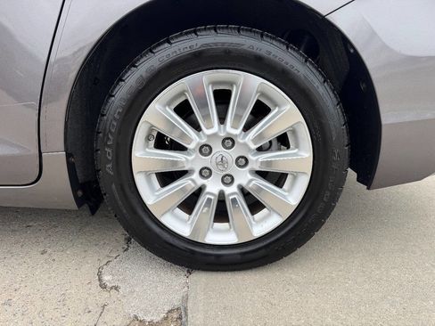 Used 2013 Toyota Sienna Limited image 9