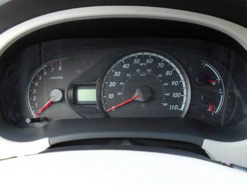 Used 2011 Toyota Sienna LE w/ Towing Pkg FWD image 16