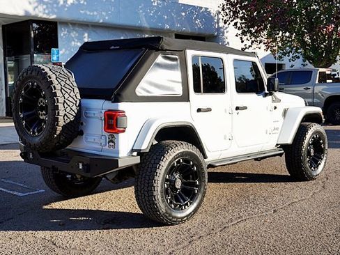 Used 2018 Jeep Wrangler Unlimited Sahara image 10