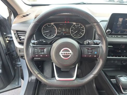 Used 2021 Nissan Rogue SL FWD image 18