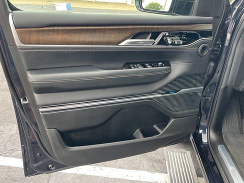 Used 2022 Jeep Grand Wagoneer Series I AWD/4WD image 25