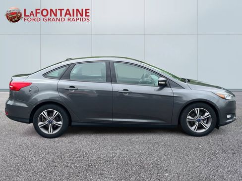 Used 2017 Ford Focus SE FWD image 8