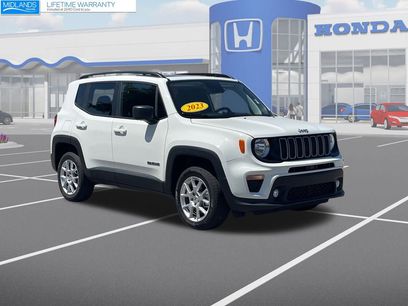 Used 2023 Jeep Renegade Latitude w/ Sun & Fun Group