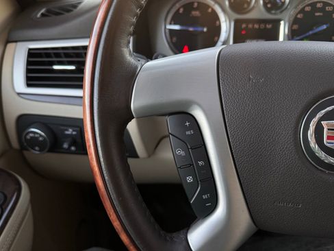 Used 2014 Cadillac Escalade ESV Luxury image 39