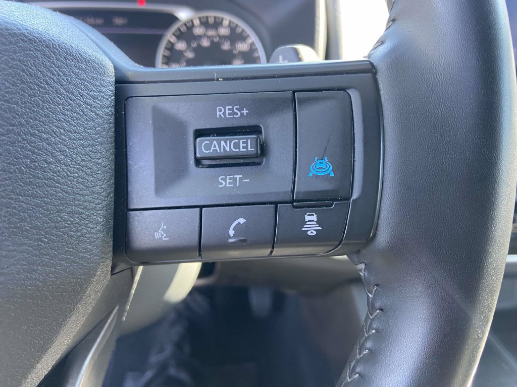 Used 2025 Nissan Rogue SV AWD/4WD image 29