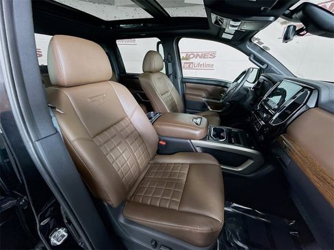Certified 2023 Nissan Titan Platinum Reserve w/ Moonroof Package image 34