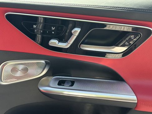 Certified 2025 Mercedes-Benz GLC 300 4MATIC image 17