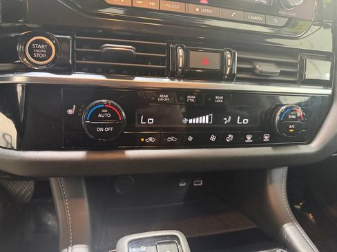 Used 2023 Nissan Pathfinder SV w/ Black Appearance Package AWD/4WD image 22