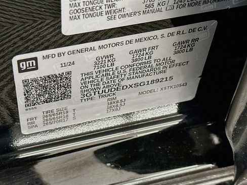 Used 2025 GMC Sierra 1500 SLT AWD/4WD image 12