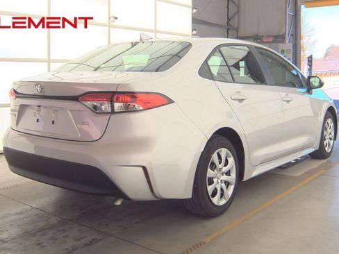 Used 2025 Toyota Corolla LE image 6