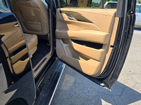 Used 2019 Cadillac Escalade ESV Platinum AWD/4WD image 35