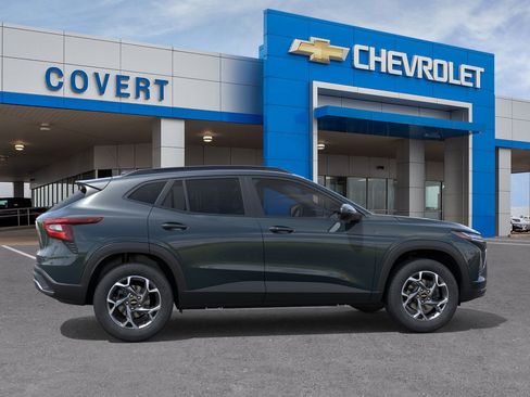 New 2026 Chevrolet Trax LT w/ Driver Confidence Package image 5