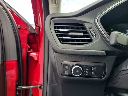 Certified 2025 Ford Escape SE FWD image 22