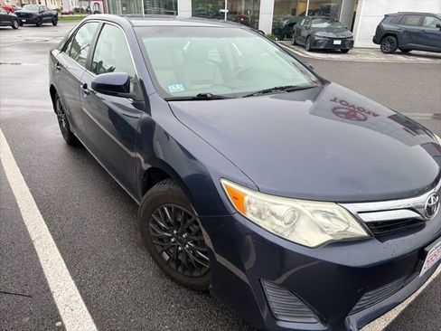 Used 2014 Toyota Camry LE image 5