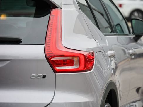 Certified 2026 Volvo XC40 B5 Plus AWD/4WD image 28
