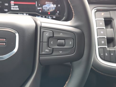 Used 2023 GMC Yukon AT4 AWD/4WD image 32