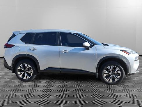 Used 2023 Nissan Rogue SV image 9