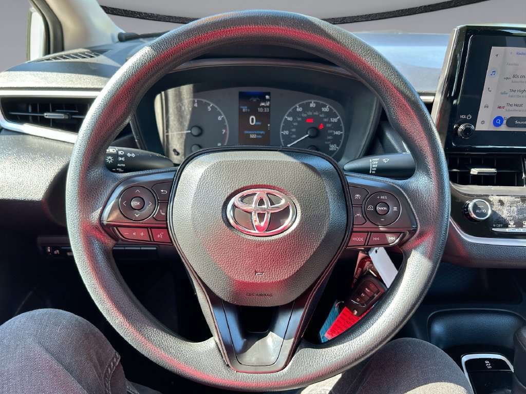 Used 2025 Toyota Corolla LE FWD image 14