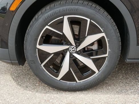 Certified 2023 Volkswagen ID.4 Pro S AWD/4WD image 10
