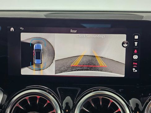 Certified 2025 Mercedes-Benz GLB 35 AMG 4MATIC image 27