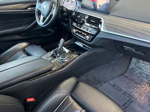 Used 2018 BMW 530e RWD image 14