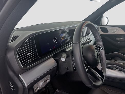 Used 2025 Mercedes-Benz GLE 450e 4MATIC image 23