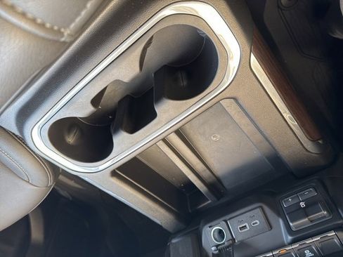 Used 2023 GMC Sierra 2500 SLT w/ SLT Premium Package image 22