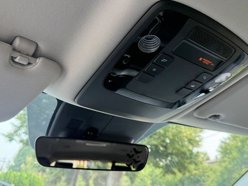 Used 2023 Kia Carnival LX FWD image 22