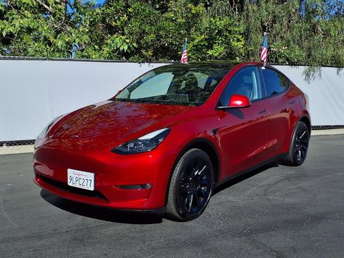 Used 2024 Tesla Model Y Long Range image 1