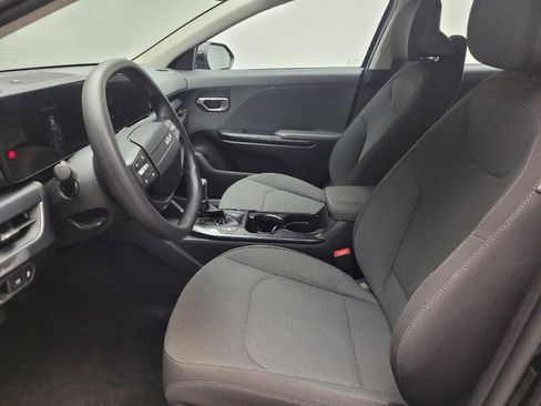 Used 2025 Kia K4 FWD image 17