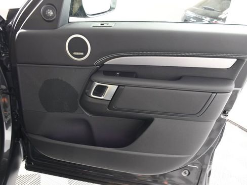 Certified 2025 Land Rover Discovery Dynamic SE AWD/4WD image 19