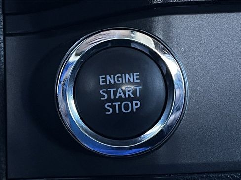 Used 2022 Toyota Tacoma TRD Off-Road w/ TRD Premium Off Road Package image 19