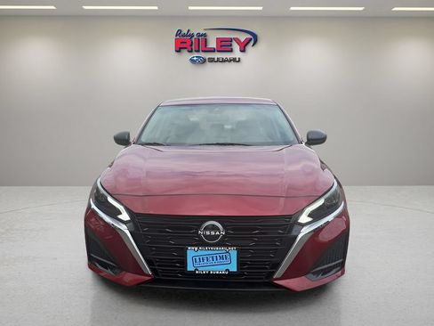 Used 2025 Nissan Altima 2.5 SV FWD image 8