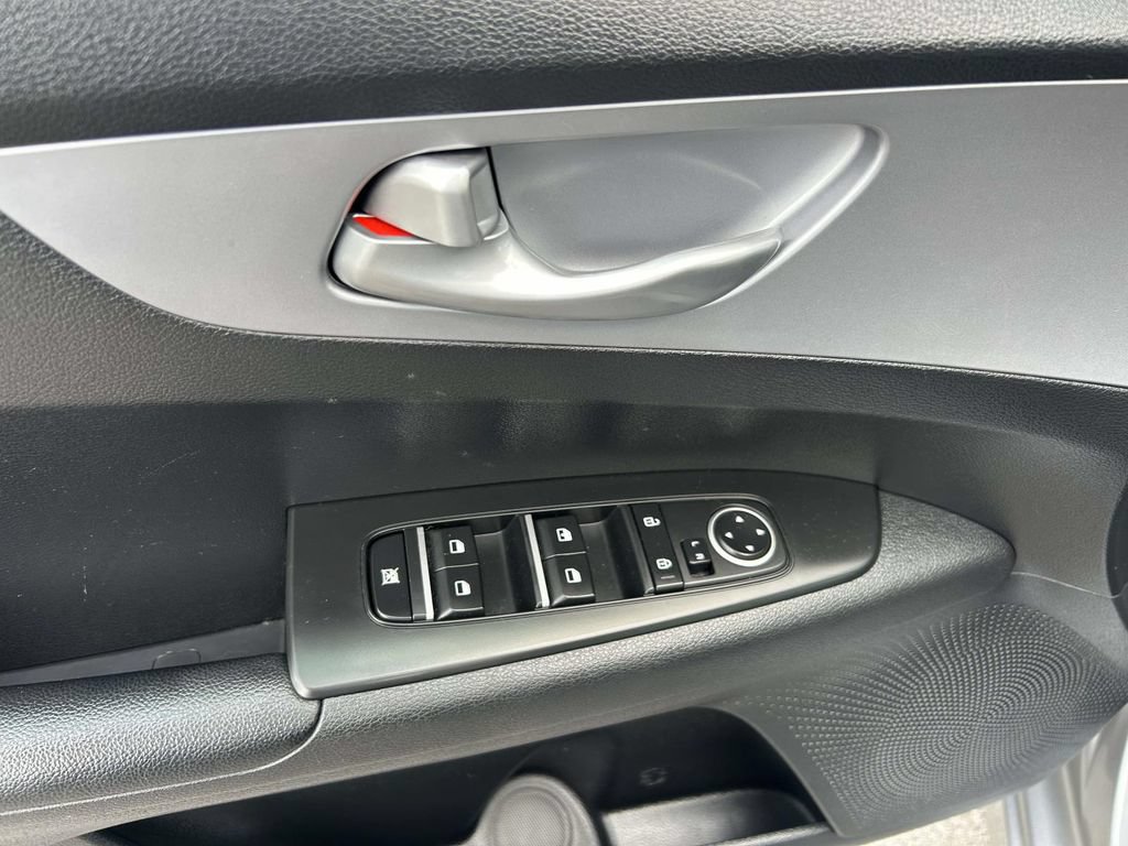 Used 2024 Kia Forte LXS FWD image 18