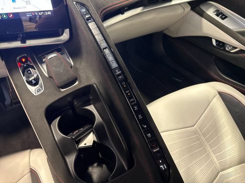 Used 2023 Chevrolet Corvette Stingray Premium Conv w/ Z51 Performance Package RWD image 18