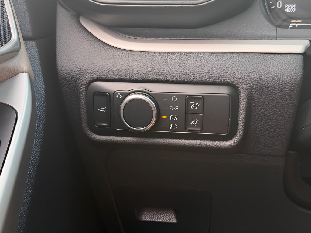 Used 2023 Ford Explorer XLT RWD image 20