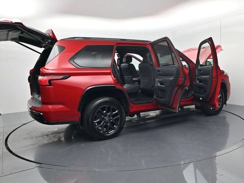 Used 2025 Toyota Sequoia Platinum AWD/4WD image 72