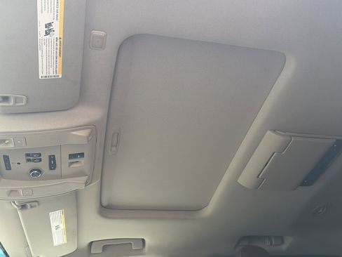 Used 2015 Chevrolet Suburban LTZ image 35