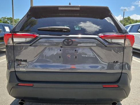 Used 2022 Toyota RAV4 LE FWD image 6
