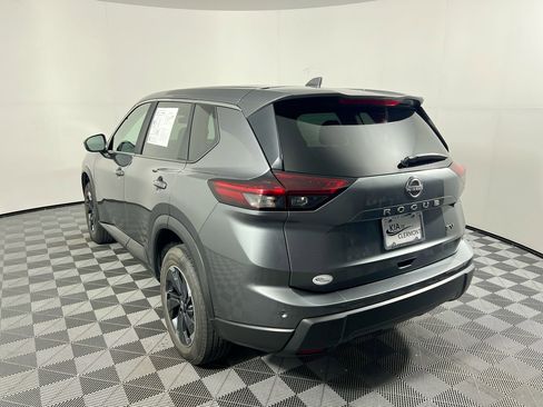 Used 2024 Nissan Rogue SV FWD image 5