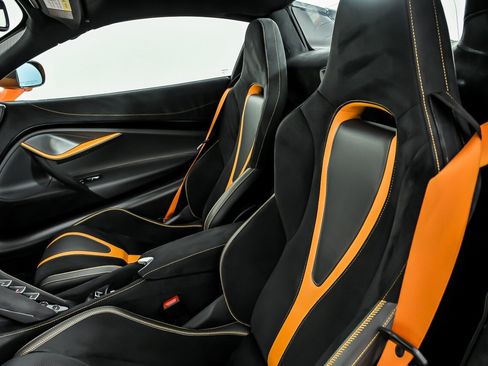 Used 2022 McLaren 720S Performance RWD image 18