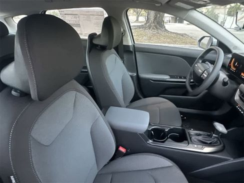 New 2026 Kia K4 LXS image 28