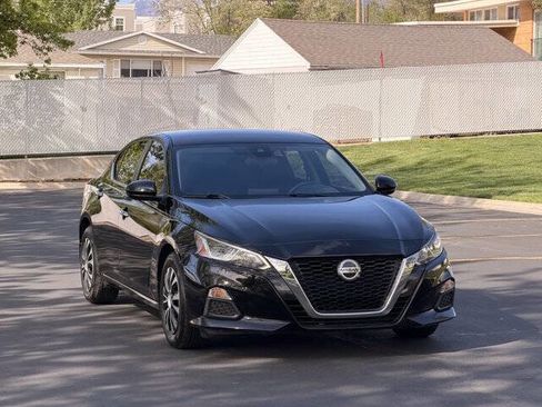 Used 2020 Nissan Altima 2.5 S w/ Driver Assist Package FWD image 2