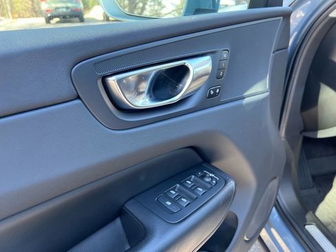 Certified 2023 Volvo XC60 B5 Core w/ Climate Package AWD/4WD image 10