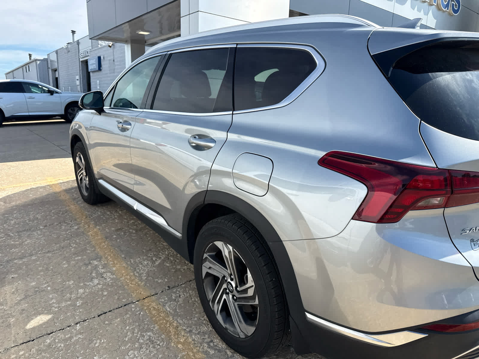Used 2022 Hyundai Santa Fe SEL w/ Cargo Package FWD image 5