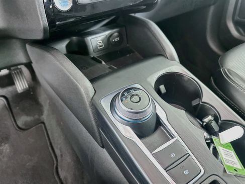 Used 2025 Ford Escape Platinum AWD/4WD image 25