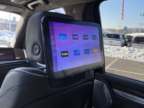 Used 2025 Cadillac Escalade ESV Sport Platinum w/ LPO, ONYX Package image 32