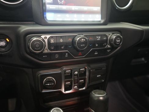 Used 2023 Jeep Wrangler Unlimited Sahara AWD/4WD image 20